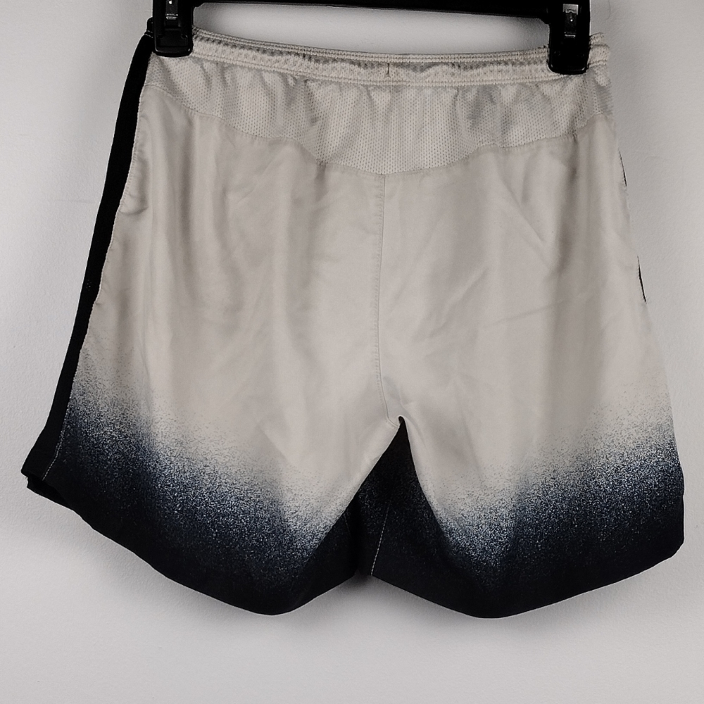 Nike DRI Fit Shorts - Picture 2 of 4
